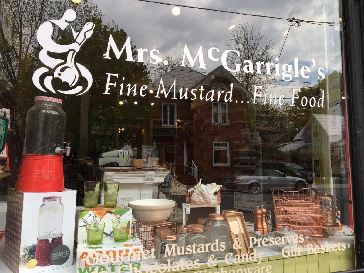 美瑞克维尔套房旅馆 Merrickville 外观 照片